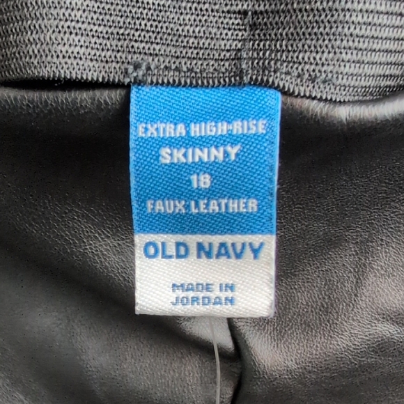 Old Navy Black Skinny Pants - Picture 4 of 5